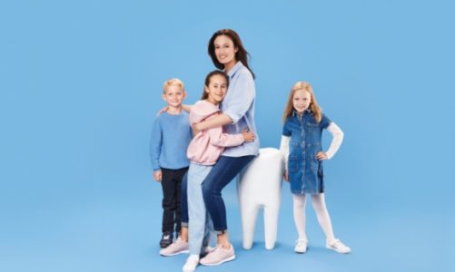 Zapytaliśmy Polaków, jak często dzielą się uśmiechem