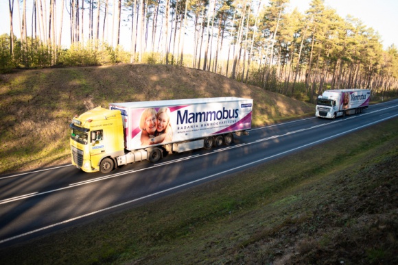 Akcja ?Różowy miesiąc? w ETC Swarzędz Zdrowie, LIFESTYLE - Październik jest miesiącem świadomości na temat raka piersi. ETC Swarzędz włączając się w akcję ?Różowy miesiąc? przypomina, jak ważne są rutynowe badania oraz zaprasza do skorzystania z bezpłatnej mammografii. Specjaliści pojawią się przy centrum handlowym 22 października.