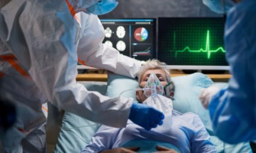 Ordynator oddziału covidowego: ?Leczymy nie tylko ciała, ale też dusze"