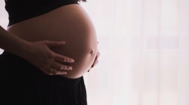 Miesiąc Świadomości i Wiedzy na temat Cięcia Cesarskiego Zdrowie, LIFESTYLE - Co zrobić, aby zmniejszyć ryzyko wystąpienia tego schorzenia, jeśli poród nie może odbyć się siłami natury? Jak rozpoznać ewentualne symptomy alergii? ? odpowiadają Prof. Elżbieta Jarocka-Cyrta i Dr hab. Andrea Horvath w ramach akcji ?MIKRObiota ? WIELKI wpływ na przyszłość?.