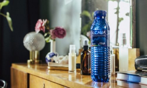 Dzień bez makijażu? Zadbaj o dobre nawodnienie i ciesz się piękną cerą!