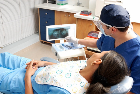 Próchnica, stany zapalne, choroby dziąseł ? oto, jak pandemia niszczy nasze zęby Zdrowie, LIFESTYLE - Przez ostatni rok wielu pacjentów zgłaszało się do dentysty dopiero, gdy zaczynały się u nich dolegliwości bólowe.