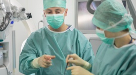 Dyskopatia kręgosłupa ? jak wrócić do życia bez bólu? Zdrowie, LIFESTYLE - Niedowład czy zaburzenia zwieraczy, to dzwonek alarmowy, żeby natychmiast zgłosić się do lekarza. W takiej sytuacji każdy dzień jest istotny, żeby móc wrócić do dawnej sprawności