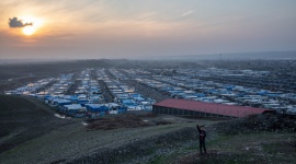 Światowy Dzień Uchodźcy ? opowieść o bohaterach. Zdrowie, LIFESTYLE - Co 100 osoba na świecie jest uchodźcą. Oznacza to, że obecnie osiemdziesiąt milionów ludzi potrzebuje schronienia w miejscu, które nie jest ich domem, i których życie jest narażone na ciągłe zagrożenie. 20 czerwca obchodzimy Światowy Dzień Uchodźcy.